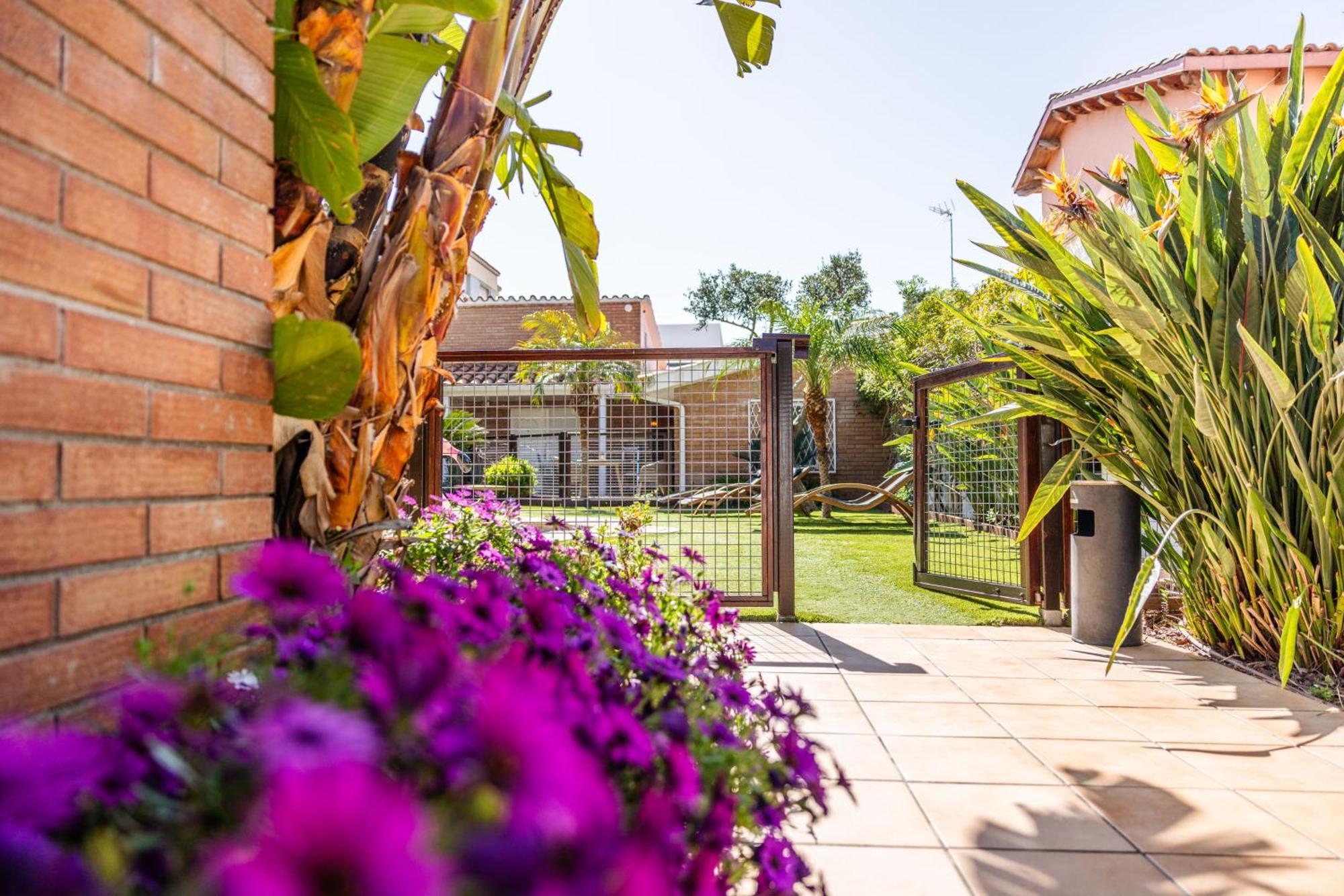 Rambla de Marisol Apartments Castelldefels Exterior foto